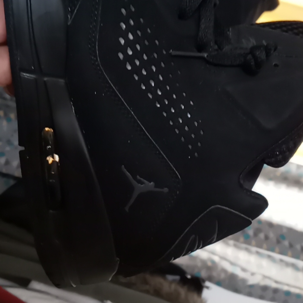 Shoes - Picture 4 of 8